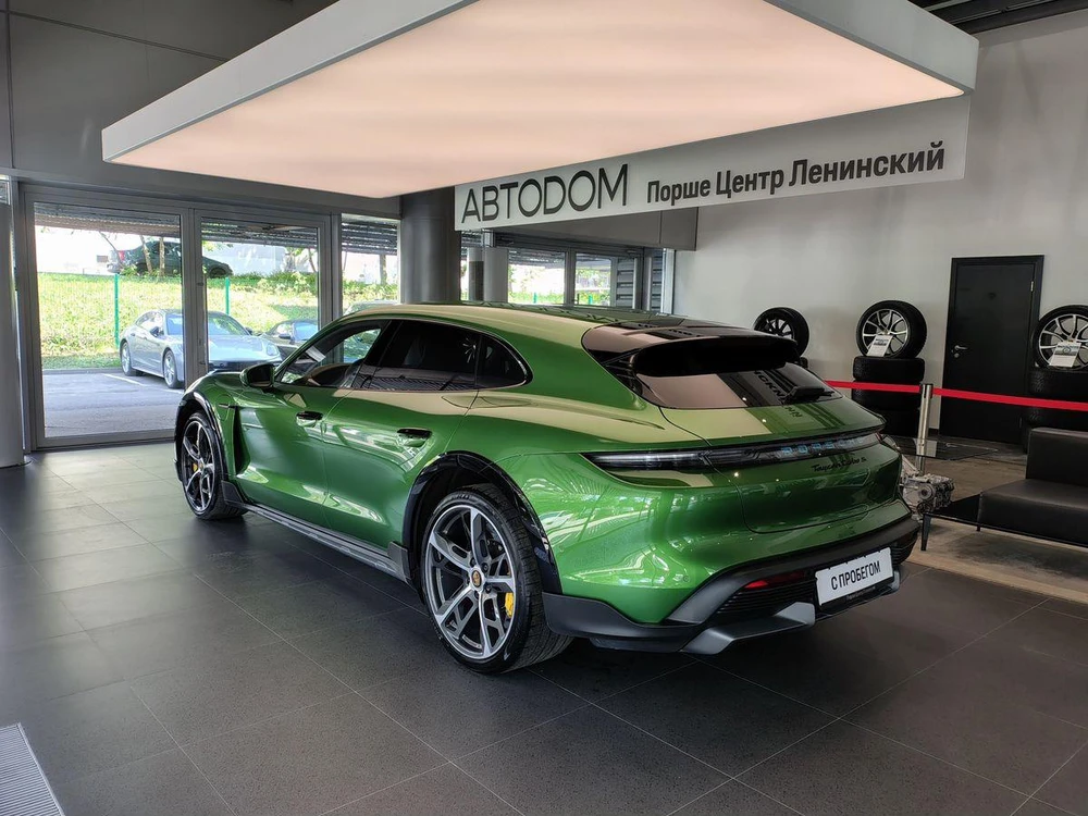 Porsche Taycan Turbo S Electro AT 4WD (560 кВт)