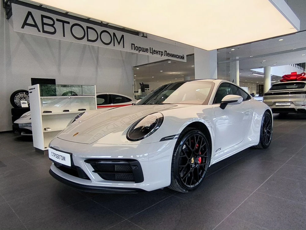 Porsche 911 Carrera 4 GTS 3.0 AMT 4WD (480 л.с.)