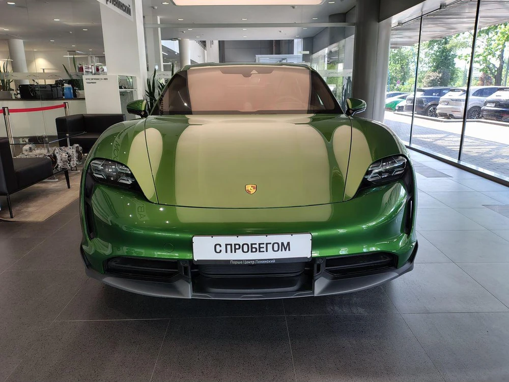 Porsche Taycan Turbo S Electro AT 4WD (560 кВт)