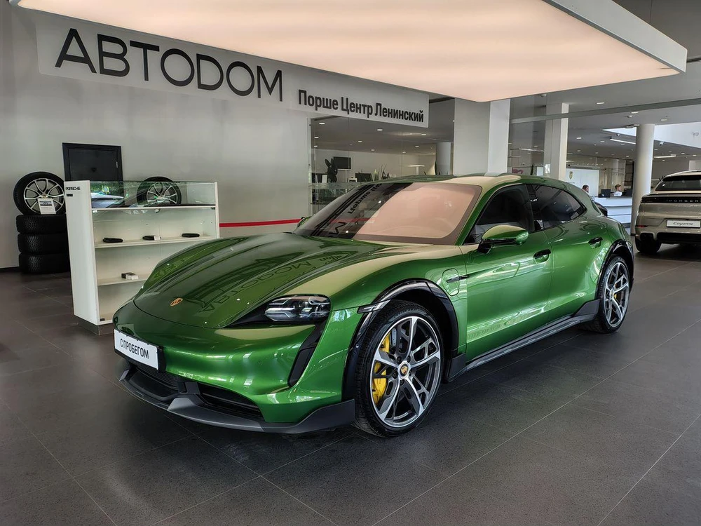 Porsche Taycan Turbo S Electro AT 4WD (560 кВт)
