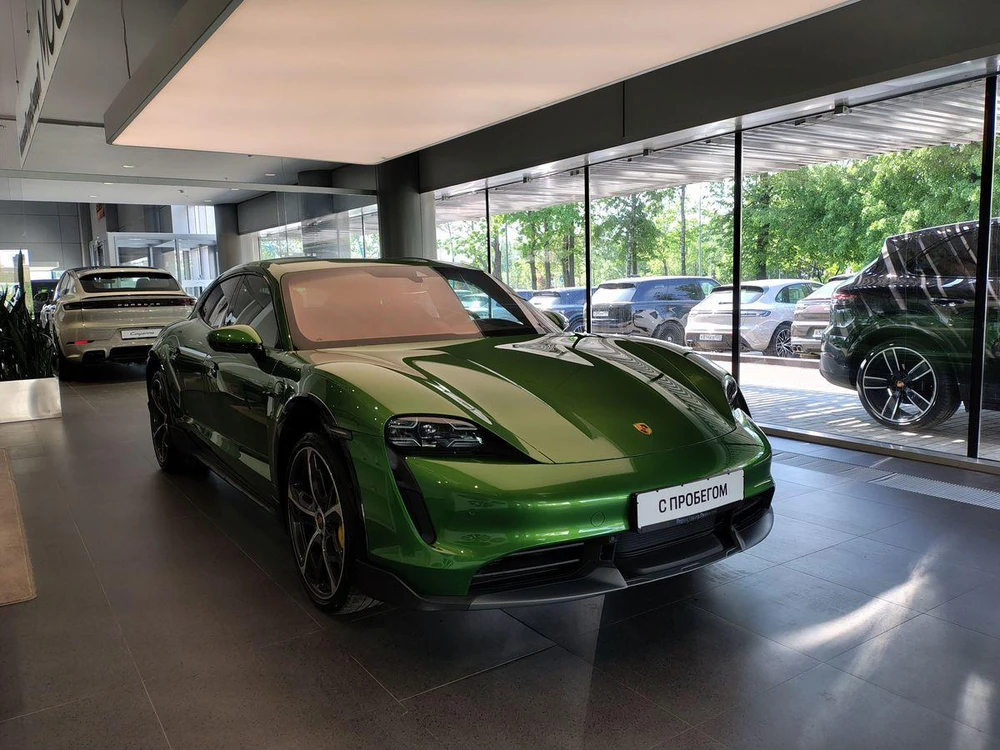 Porsche Taycan Turbo S Electro AT 4WD (560 кВт)