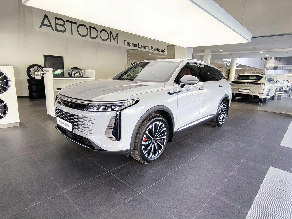 EXEED RX Platinum 2.0 AMT 4WD (249 л.с.)