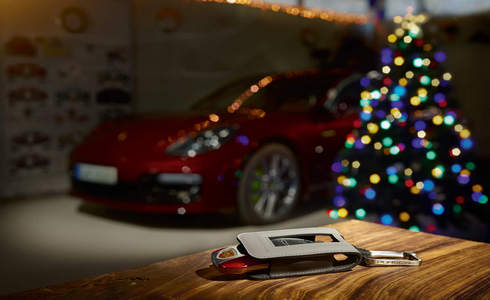 Режим работы в новогодние праздники 2024 Porsche Автодом Ленинский