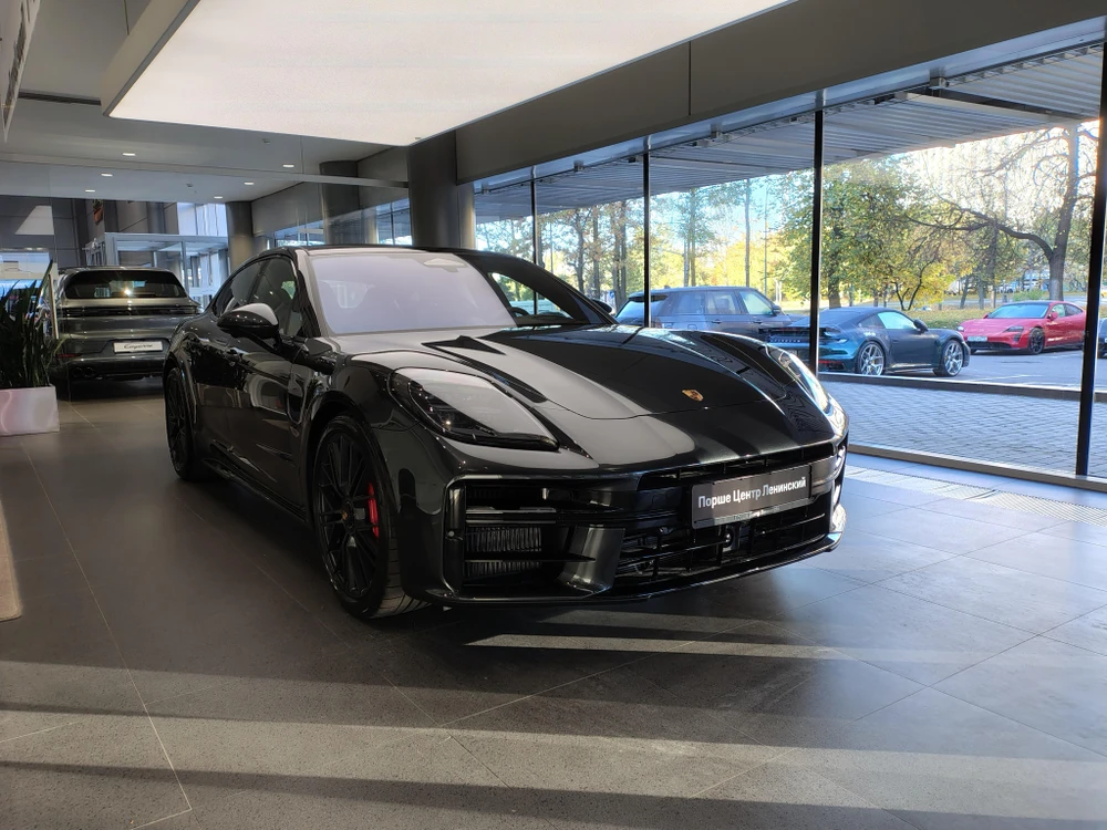 Porsche Panamera GTS 4.0 AMT 4WD (500 л.с.)