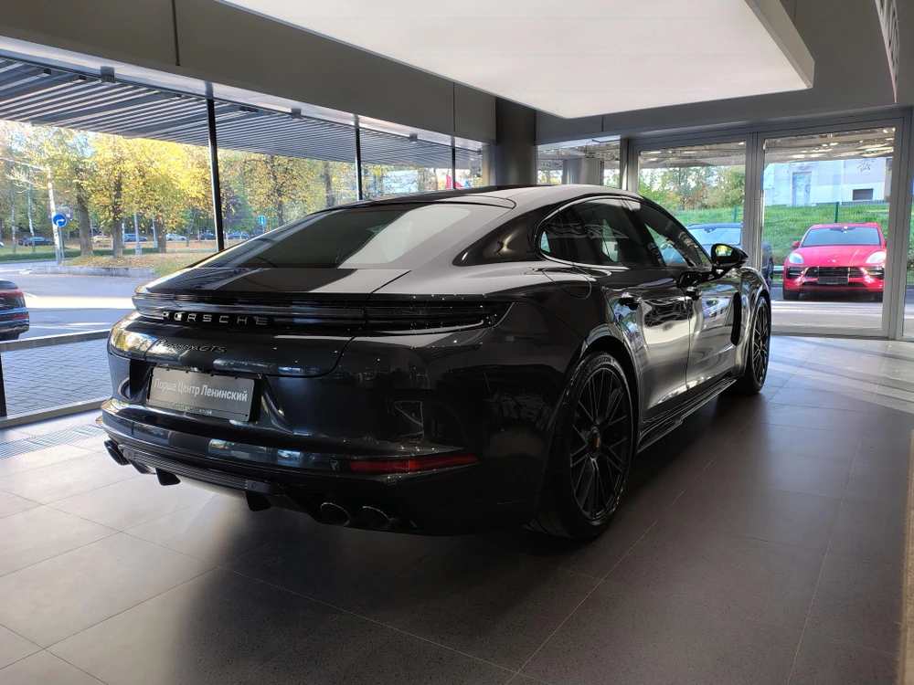 Porsche Panamera GTS 4.0 AMT 4WD (500 л.с.)