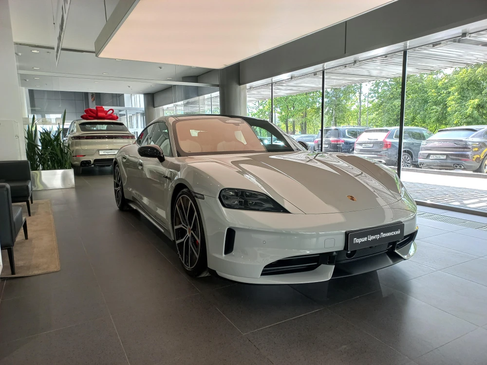 Porsche Taycan 4S Black Edition 4S Electro AT 4WD (400 кВт)